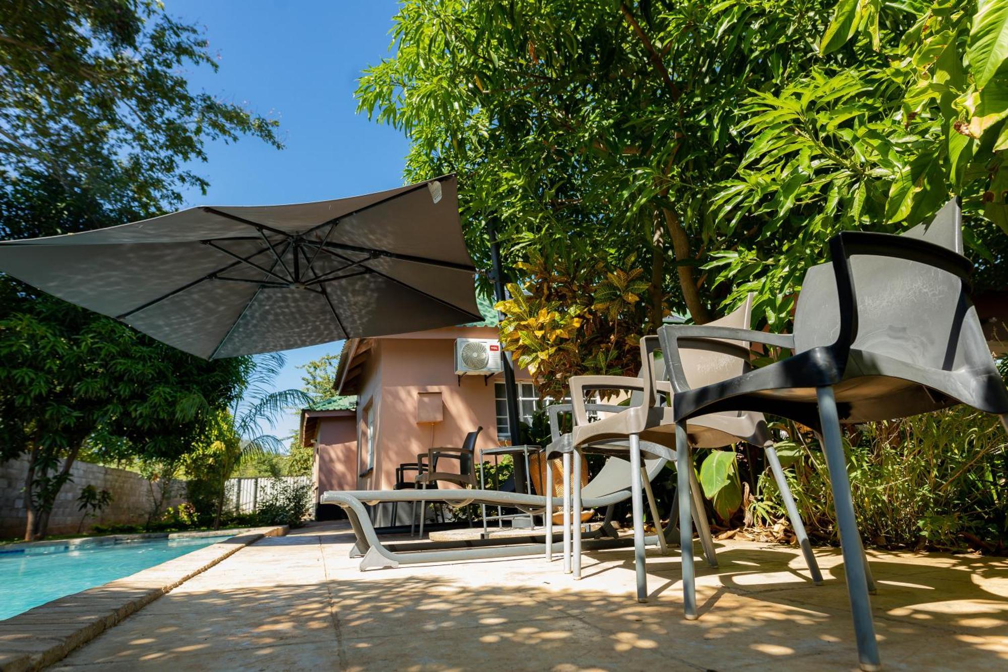 Hungwe House Villa Victoria Falls Luaran gambar